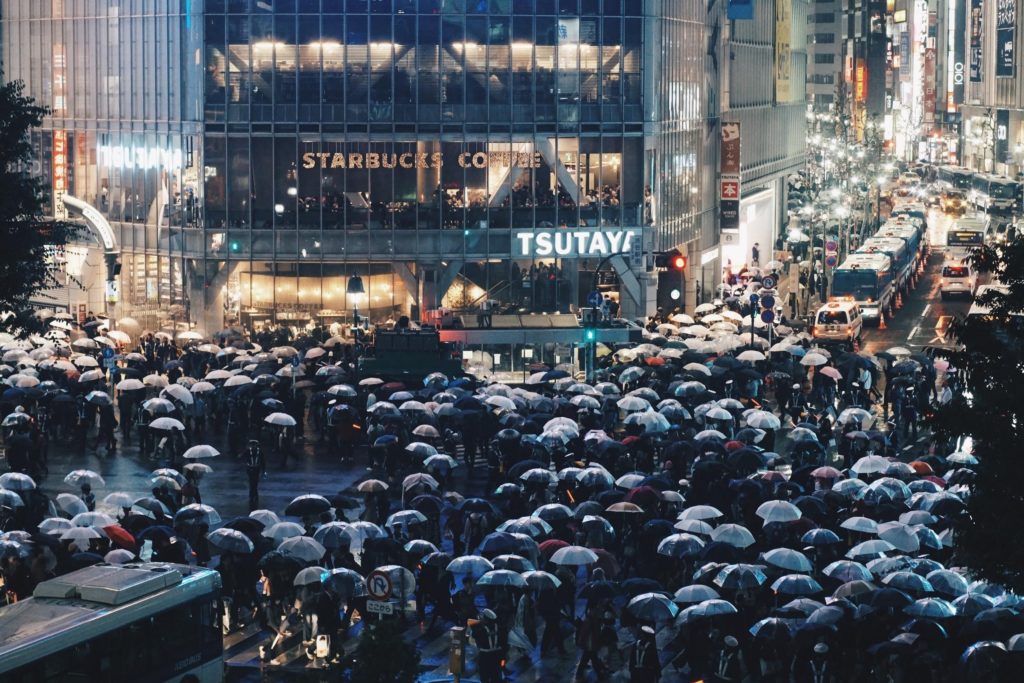 Shinjuku-Crossing-On-A-Rainy-Day